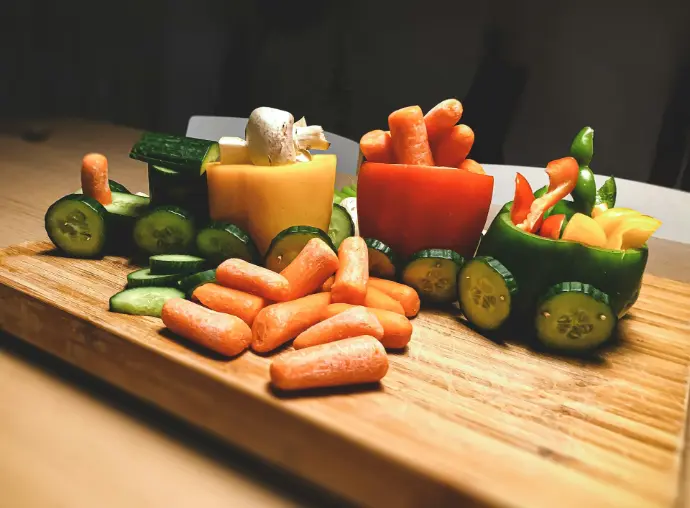 Petit train de légumes crus